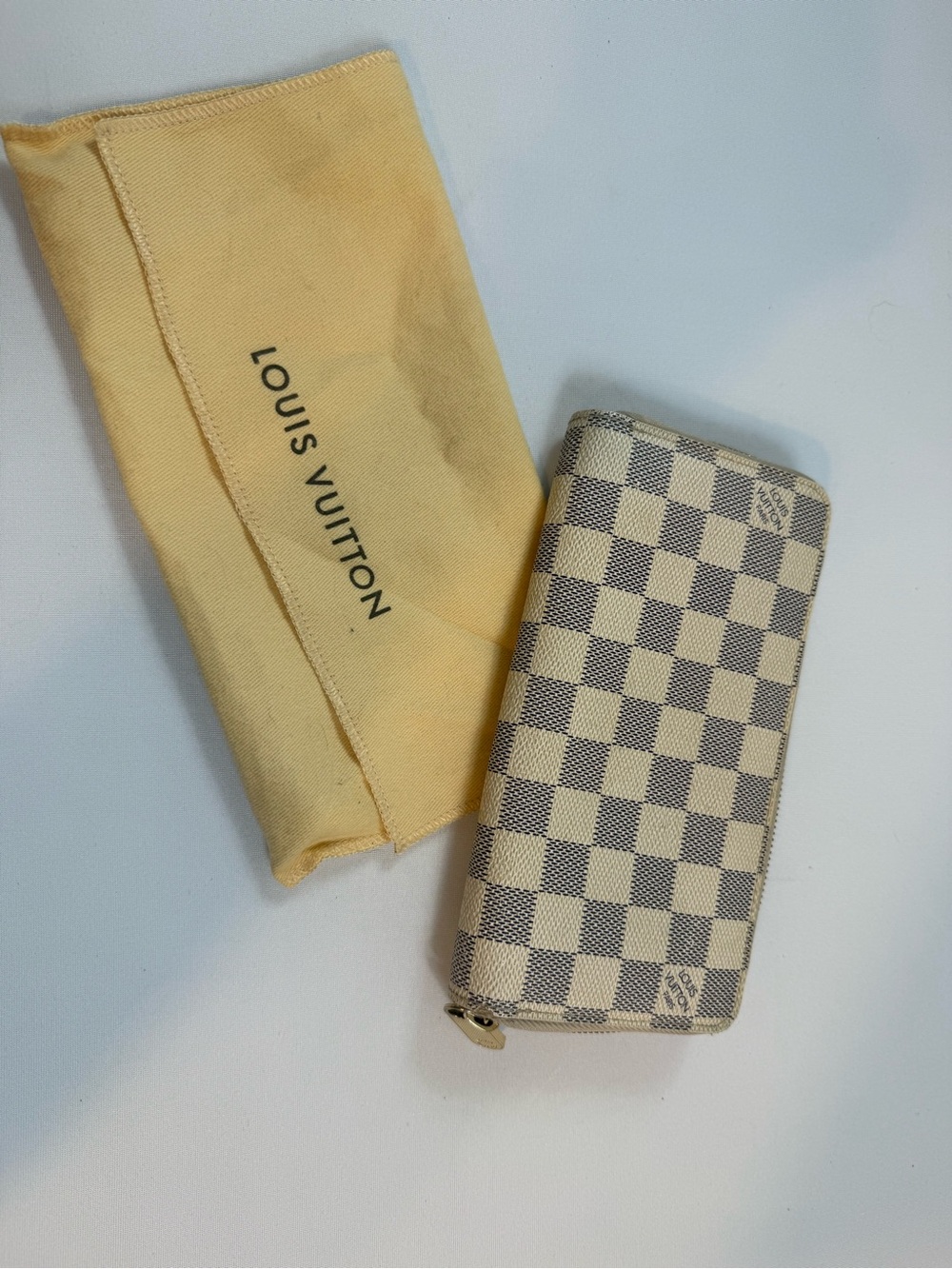 Louis Vuitton Damier Azur Zip Card Holder - Cream & Light Gray